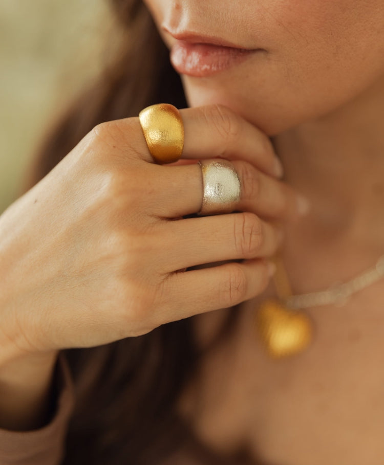 Anillo Lia